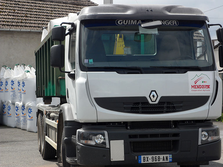 Camion de transport Mendikoa